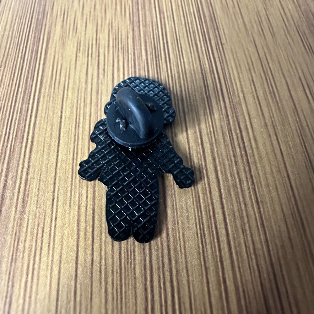Stranger Things Enamel Pin - Max (elevated) - Picture 2 of 2